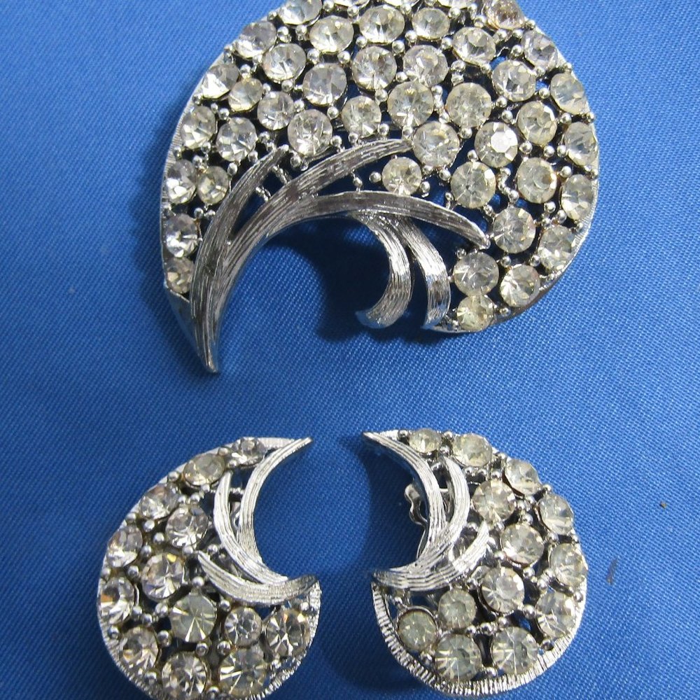Vintage Rhinestone Brooch with matching clip earrings